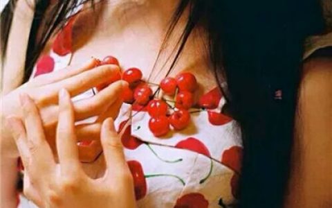 适合元旦新年用的红色头像(红色系喜气女生头像高清)