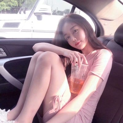 选择友谊是对爱情的逃避(霸气御姐范女生头像很酷)