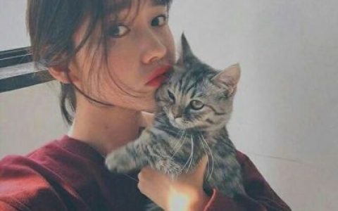好想你但又不敢去打扰你(漂亮女生怀抱可爱小动物头像大全)