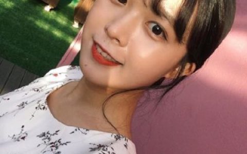 喜欢你从一而终认真且怂(韩系女生头像长发清新图片大全)