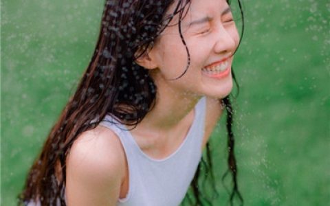 笑你不知疲惫笑我如此狼狈(好看的头像女生小清新精选)
