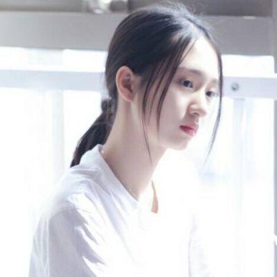 充满忧伤意境的唯美女生头像(最唯美伤感的女生头像小清新)