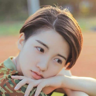 清纯唯美女生军训头像(最美军训女生图片迷彩服女生头像)