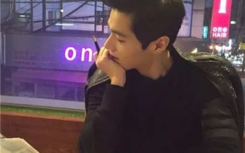 醉死在忧伤里而却一醉不起(男生有意境帅气侧脸头像大全)