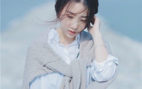 眼泪滑过脸颊的声音不好听(蓝色系仙气十足女生头像)