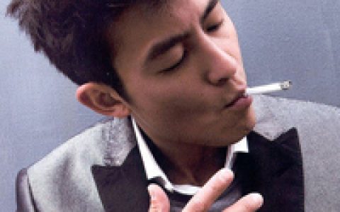 只要不放弃爱你就不算失恋(唯美帅气的抖阴男生头像)