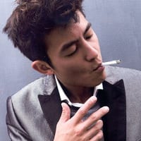 只要不放弃爱你就不算失恋(唯美帅气的抖阴男生头像)