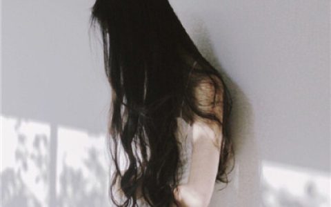 爱情是坟墓小三就是盗墓贼(女生唯美侧面伤感头像最新)