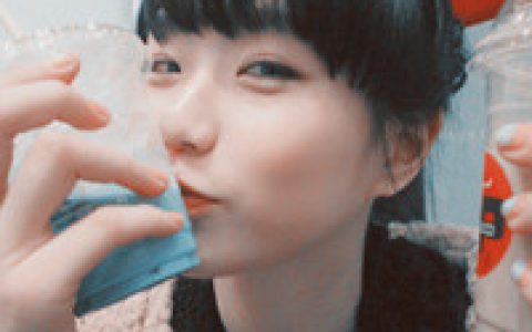 未来多远我伴你走(一左一右抖阴头像情侣最新版)