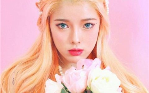 许我一笔一墨绘你倾城容颜(最新版女生唯美捧花头像)