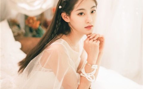 青春末尾是首没结局的离歌(长发有气质女生文艺头像最新)