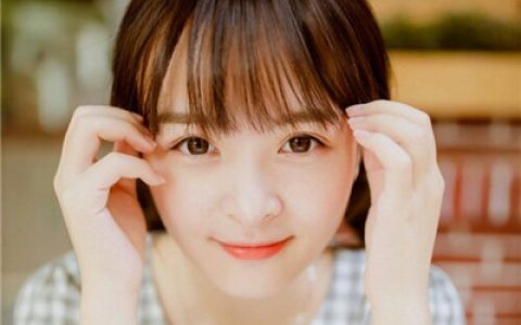 美瞳掩饰不了你眼神的空洞(最新版唯美有意境阳光女生头像)