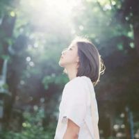 比天使的姿态更接近天堂(最新短发女生头像小清新韩版)