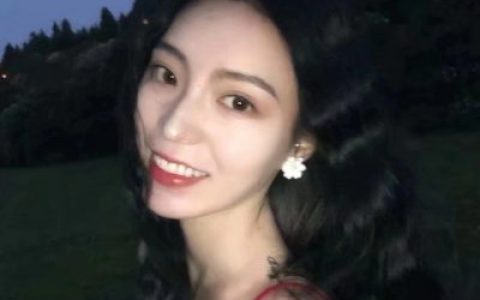 故事里有轻柔的风欢声和笑语(女生头像简单气质大全)