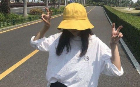 抖阴头像女生戴帽子小清新少女十足(戴帽子的女生小清新头像好看)