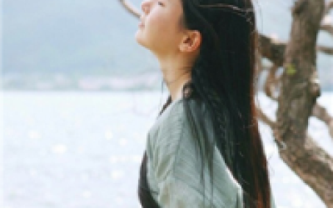 擦肩的过客再也不相逢(抖阴小清新女生头像侧脸头像大全)