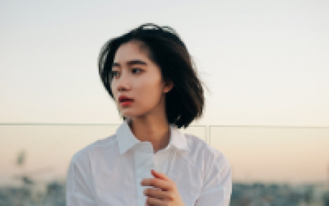 余生好久你来恰好(短发女生头像侧脸小清新精选)