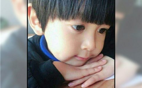 卡哇伊萌娃情侣头像一人一张(超萌超可爱的情侣萌娃头像一对)