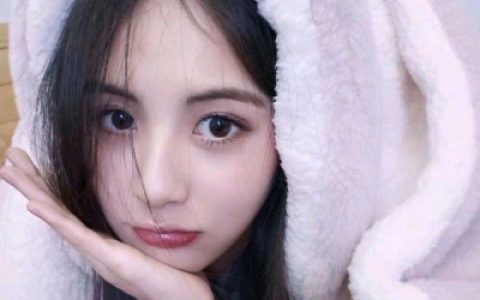 个性又好看的女生头像大全(ins超火女生头像)