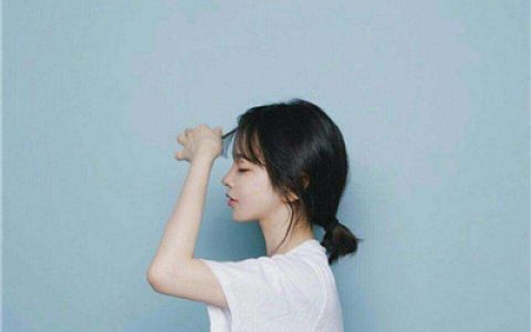 好看的女生上下白边头像(女生上下白边头像可爱小清新)