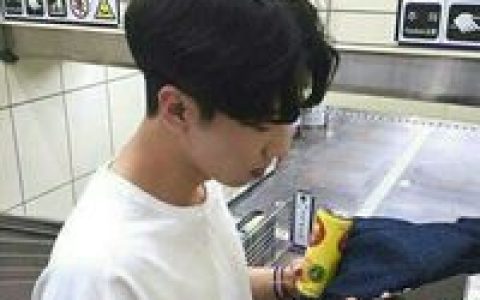 一辈子只爱一个人不丢人(颓废忧伤的帅气男生头像大全)