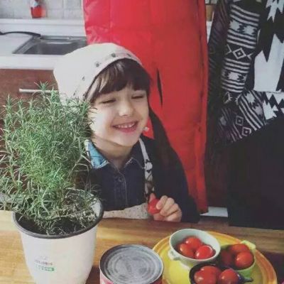 仙气飘飘的欧美女孩图片头像(超萌的小女孩微博头像欧美范大全)