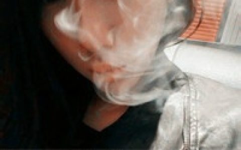 你是我能降得住又能降得住我的人(霸气幸福带字的情侣头像)