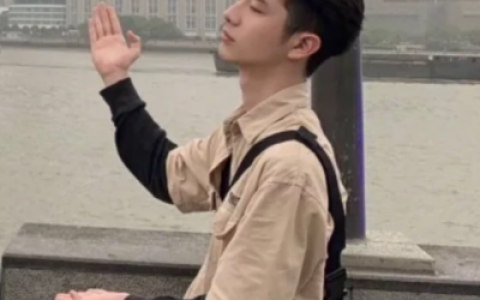 气质型一左一右情头合集(不太明显的低调秀恩爱的情侣头像)