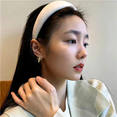 来丰富一下好看的抖阴女头(第一眼就爱上的女头)