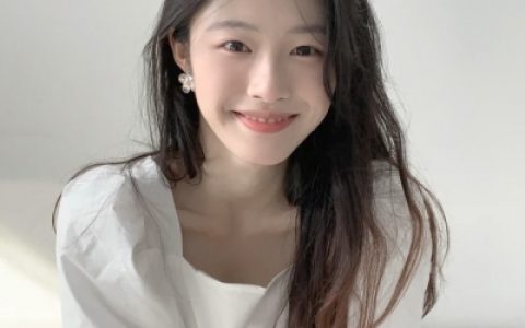 后来明白爱我自己自我尊重才是最重要的(很干净也很小清新的高级美女头像)