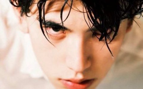 季节轮换如期而至的冬天(女生惊呼绝绝子的男生好看的头像)