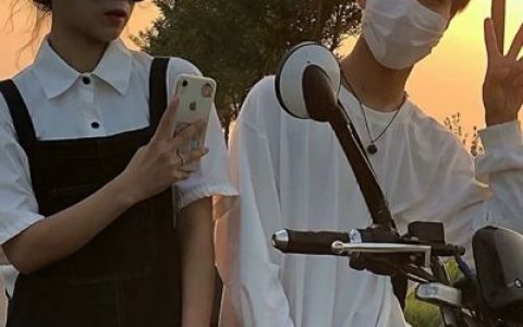 抖阴超火的情头最新版(情侣头像真人很火爆最新版)