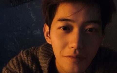 如果世界不温柔就自己制造温柔吧(男生很帅气的魅力爆棚的头像)