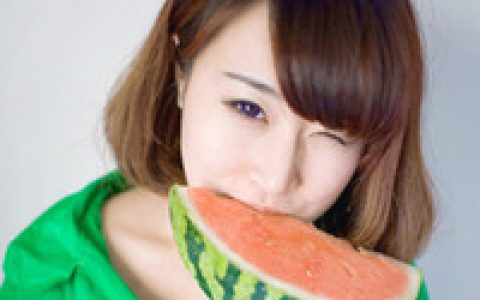 有爱的抖阴情侣头像一男一女_虚无缥缈的爱情不属于我