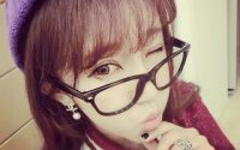 别总拿时光当借口埋怨谁已走(甜美女生嘟嘴卖萌抖阴头像)