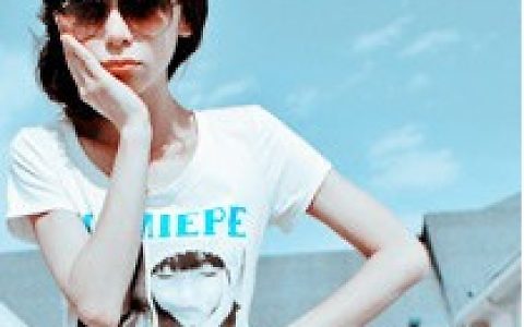 甜蜜一左一右情侣QQ头像_有些话我们都懂