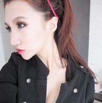 睁大眼睛看着这个世界_非主流可爱女生QQ头像